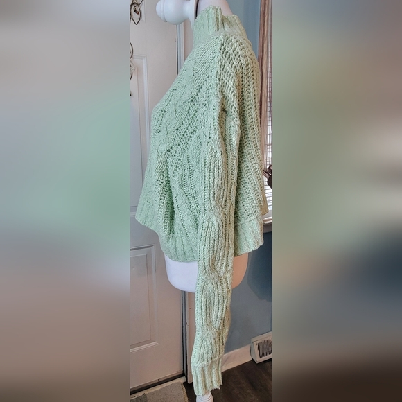 Free People Merry Go Round Cable Knit Sweater Women's XS Mint Oversized Cropped - Picture 3 of 13